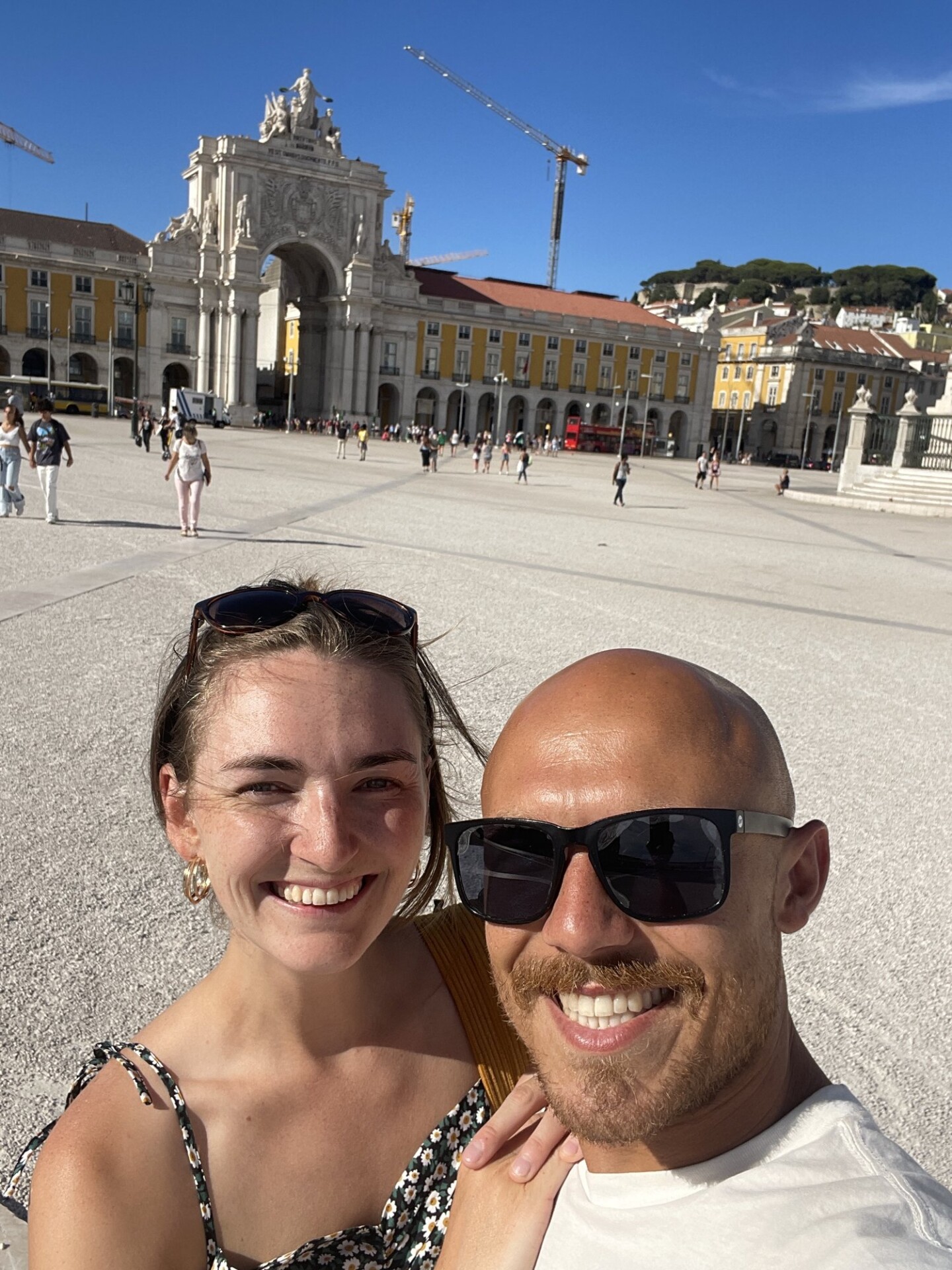 Parallel Guide Extraordinaire with partner, Claudia (extraordinary member of the Parallel family in her own right!), mugging it up near the Arco da Rua Augusta.